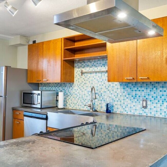 Building Photo - Salt Lake City Condo - AVAILABLE NOW!