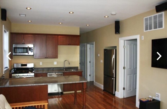 Foto del edificio - 148 Hillside St