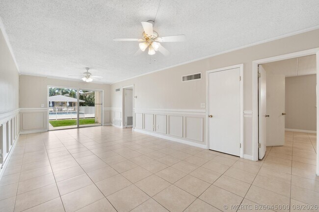 Foto del edificio - 510 Prosperity Farms Rd