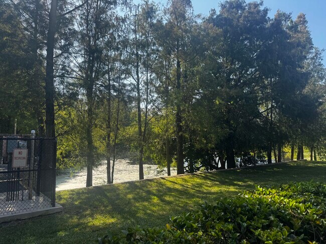 Foto del edificio - 417 4th Ln