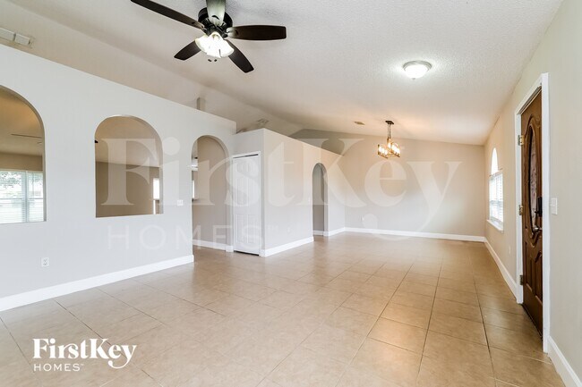 Foto del edificio - 129 Aurora Ln