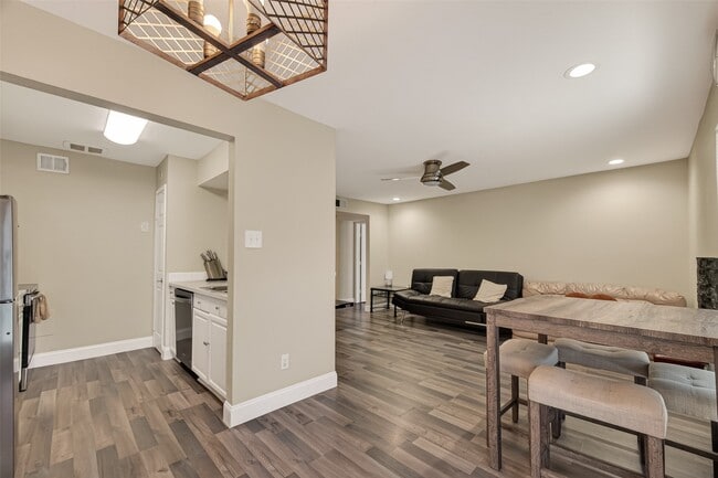 Building Photo - 18515 Egret Bay Blvd