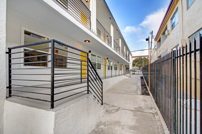 Foto del edificio - 161 S Burlington Ave