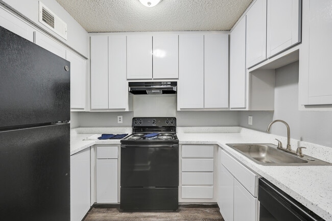 Building Photo - Bent Creek