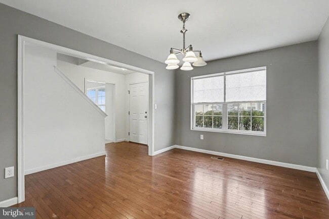 Building Photo - 27 E Imperial Dr