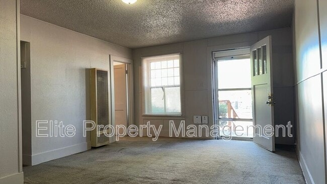 Building Photo - 2901 5th Ave