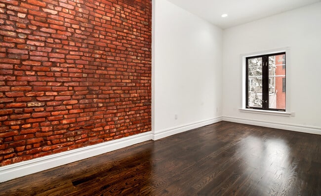 Building Photo - 629A Madison St