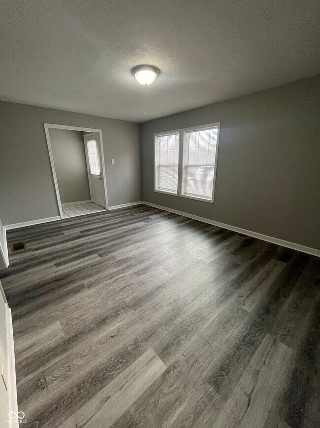 Building Photo - 3549 N Linwood Ave