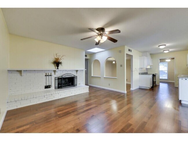 Building Photo - 1444 Harvest Glen Dr