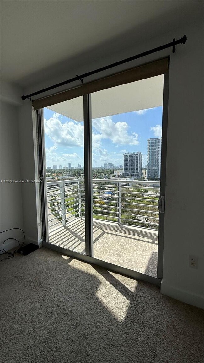 Foto del edificio - 1830 Radius Dr