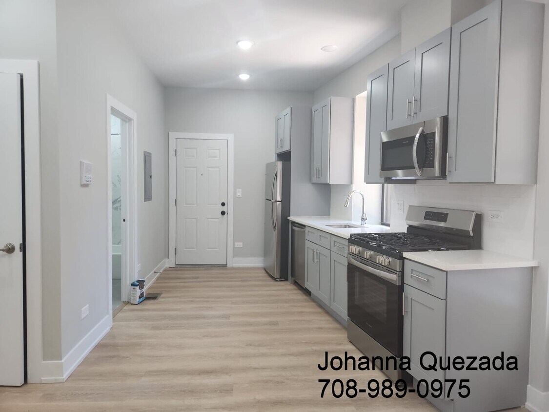 Foto principal - 440 W Belden Ave