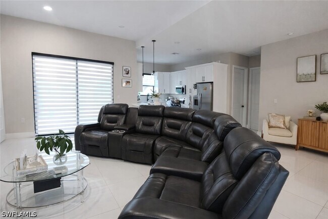 Foto del edificio - 3208 31st St W