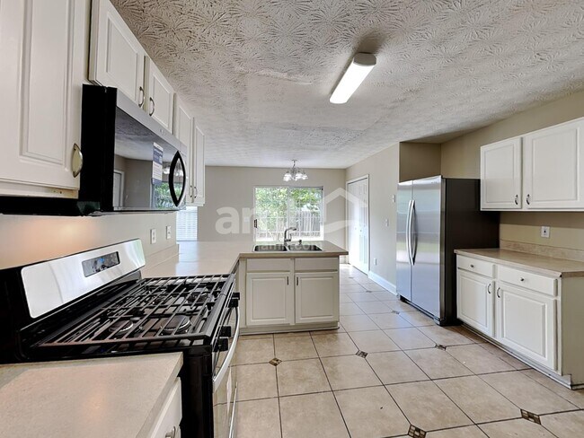 Foto del edificio - 1728 Silverchase Dr SW