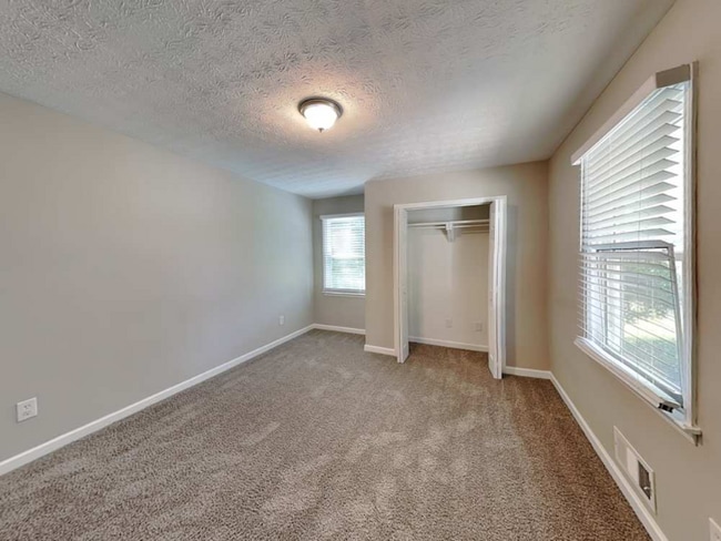 Building Photo - 4620 Shannondale Ln