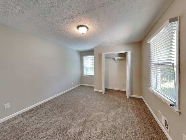 Foto del edificio - 4620 Shannondale Ln