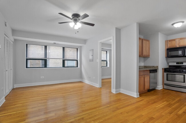Building Photo - 7616 N Marshfield Ave