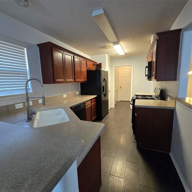 Foto del edificio - 7010 Windy Run Ct