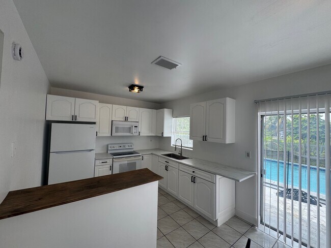 Foto del edificio - 2734 SW 66th Terrace