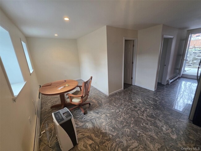 Building Photo - 28 Hasbrouck St