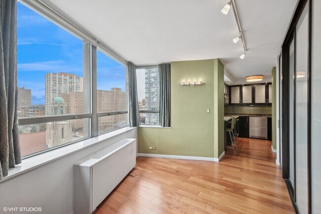 Foto del edificio - 5701 N Sheridan Rd
