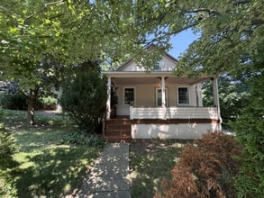 Building Photo - 433 Allenford St
