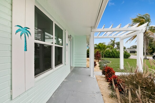 Building Photo - 345 Jupiter Dr