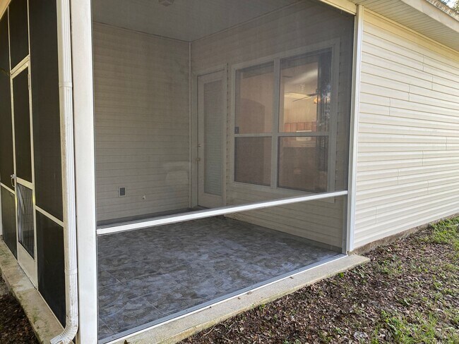 Building Photo - NICE HOME IN QUIET NEIGHBORHOOD
