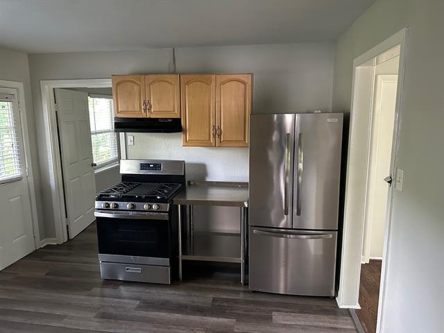 Building Photo - 2124 Fenwick Dr