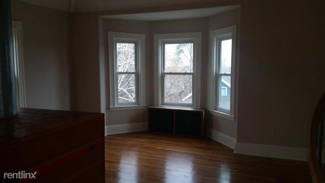 Building Photo - 74 Saint Rose St