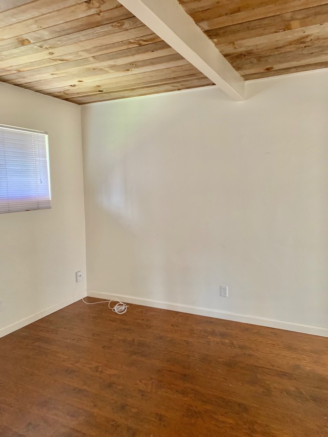 Foto del edificio - 4080 Lamont St