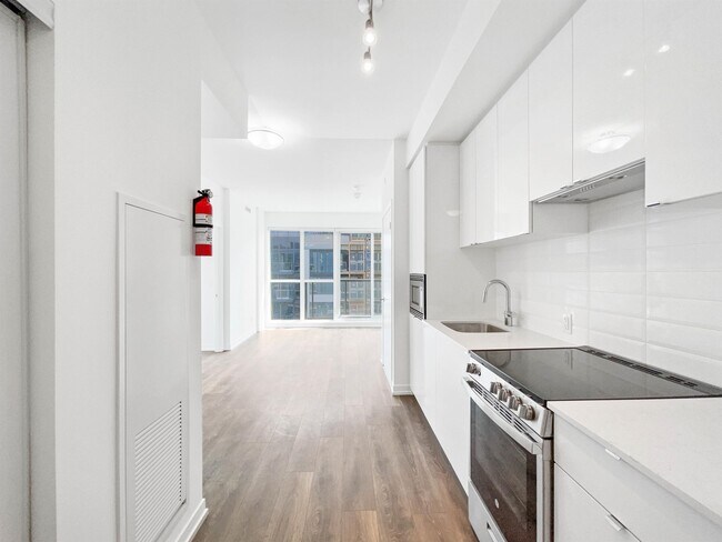 Building Photo - 49 E Liberty St