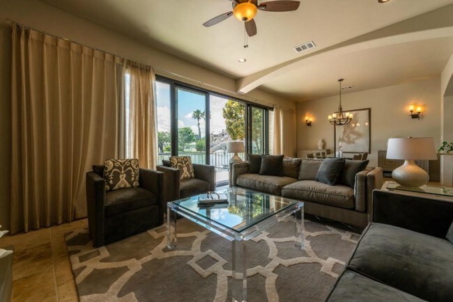 Foto del edificio - 2403 Westlake Dr