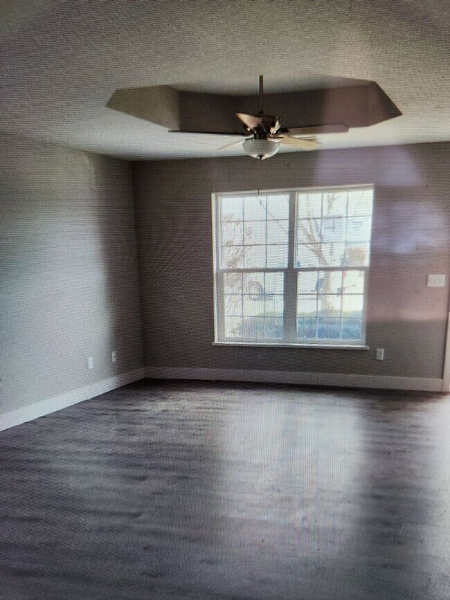 Foto del edificio - 2 Bedroom 1.5 Bath Available April 23, 2021