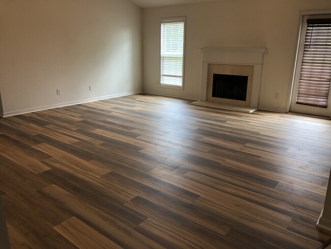 Building Photo - 108 Kensington Ct