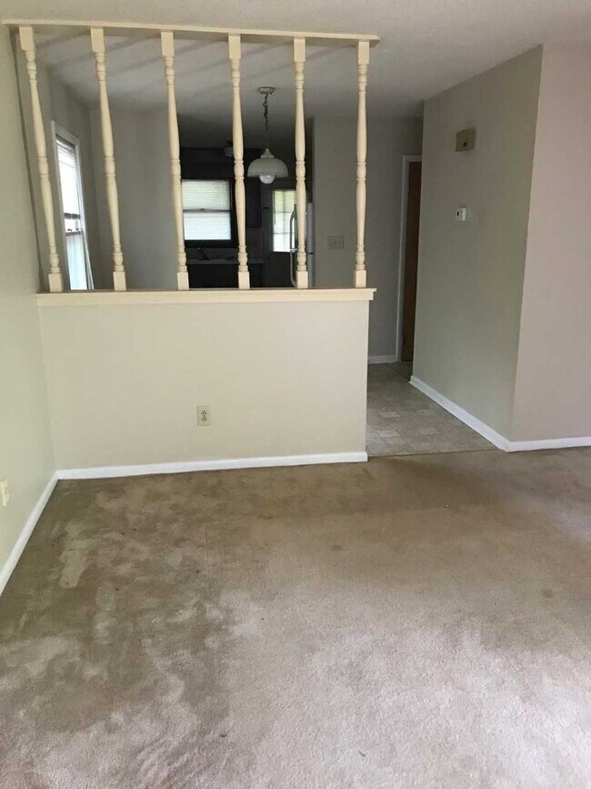 Foto del edificio - Charming 2 bed 2 bath duplex located in Newton