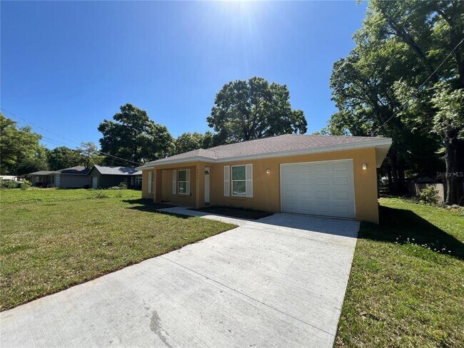 Building Photo - 6036 NW 61st Ln