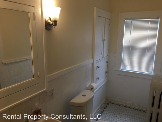 Foto del edificio - 323 Richard Terrace SE