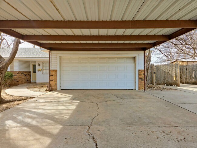 Foto del edificio - 4 Bedroom Home Near LCU with HUGE Bonus Room