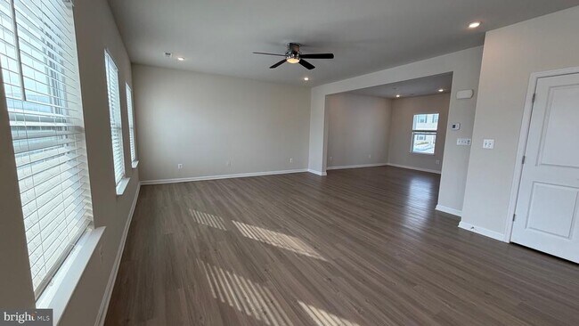 Building Photo - 35 Signal Knob Cottage Dr