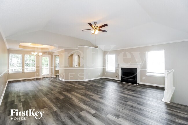 Foto del edificio - 4325 Stonecrest Dr