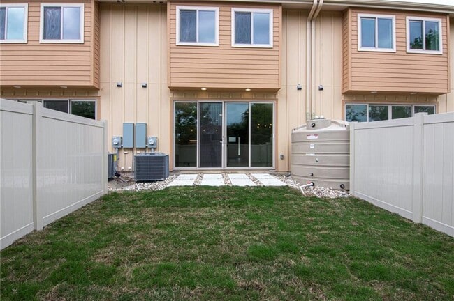 Building Photo - 102 Conservation Dr