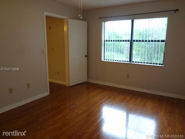 Foto del edificio - 2 br, 2 bath  - 925 NE 209th St Apt 202