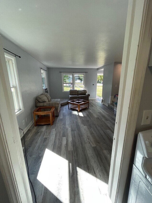 1323 S 7th St, Saint Peter, MN 56082 Townhouse for Rent in Saint