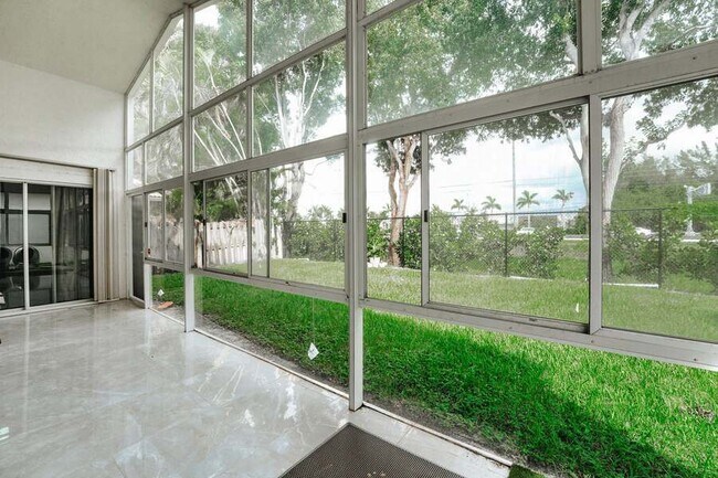 Building Photo - 7512 Eagle Point Dr