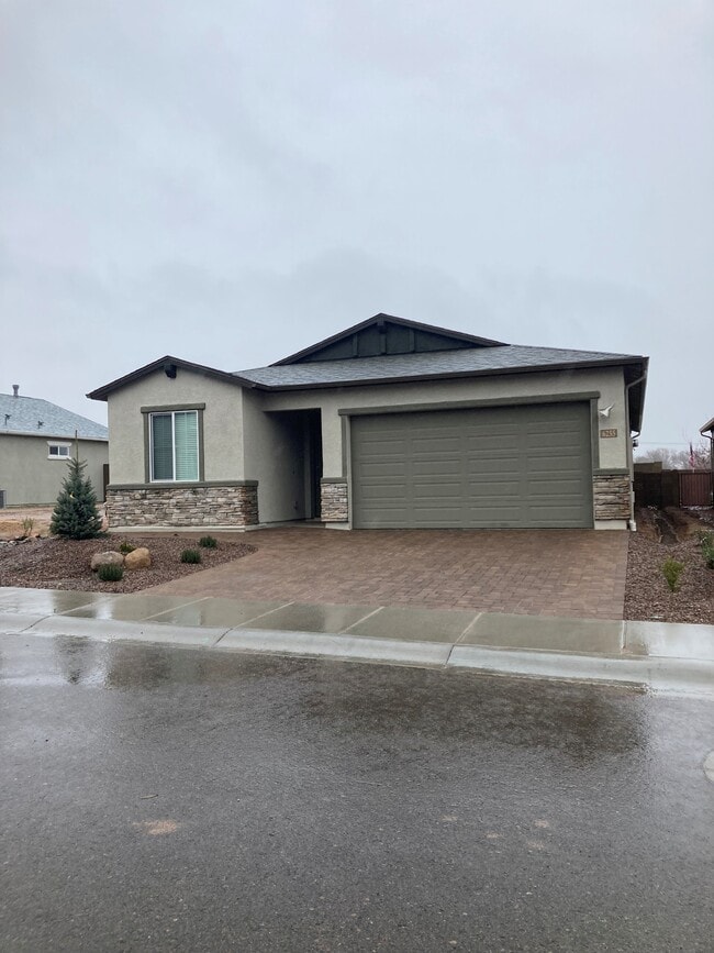 Building Photo - 6255 Goldfinch Dr