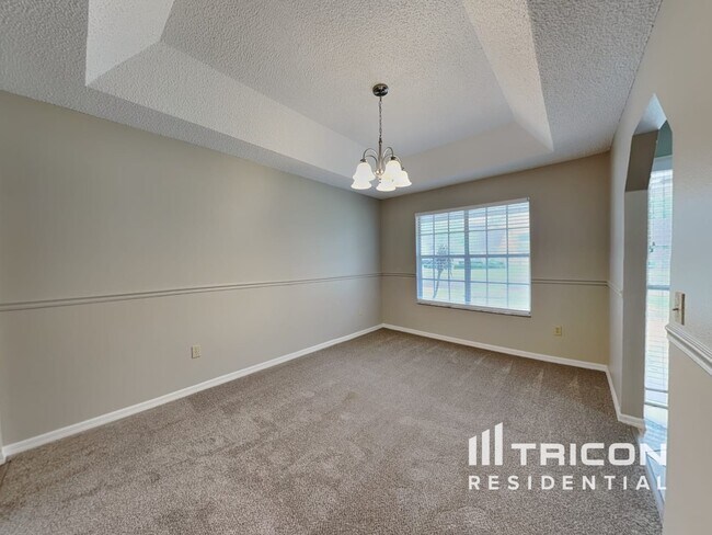 Building Photo - 809 Silversmith Cir
