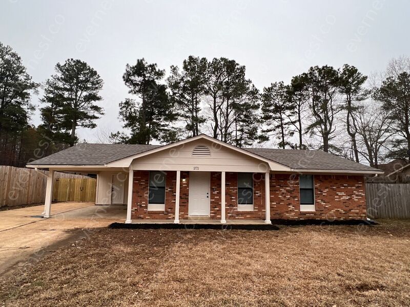 10731 Chateau Dr, Olive Branch, MS 38654 House Rental in Olive Branch