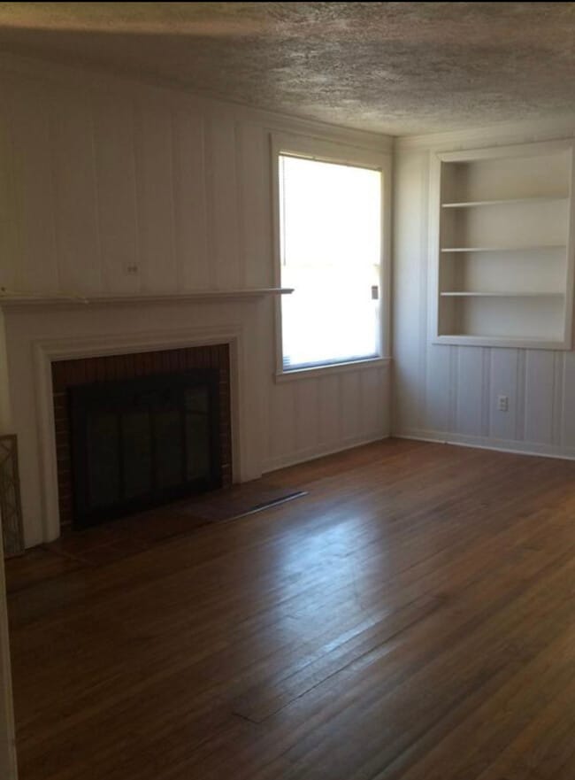 Building Photo - 942 Old Hickory Rd