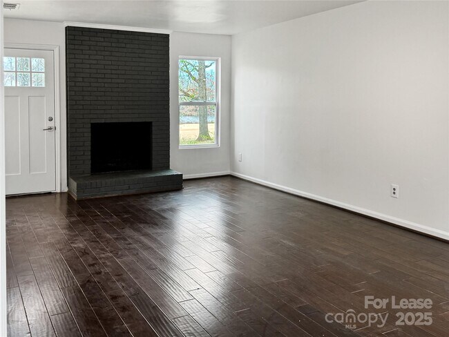 Foto del edificio - 8509 Golf Ridge Dr