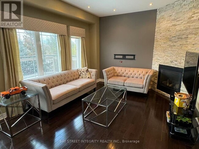 Building Photo - 89 Timna Crescent